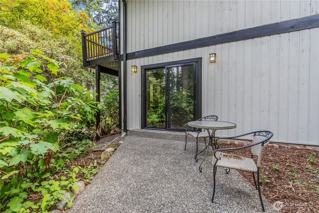 16716 2nd Street E, Lake Tapps, WA 98391