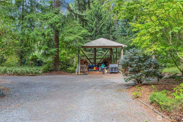 16716 2nd Street E, Lake Tapps, WA 98391