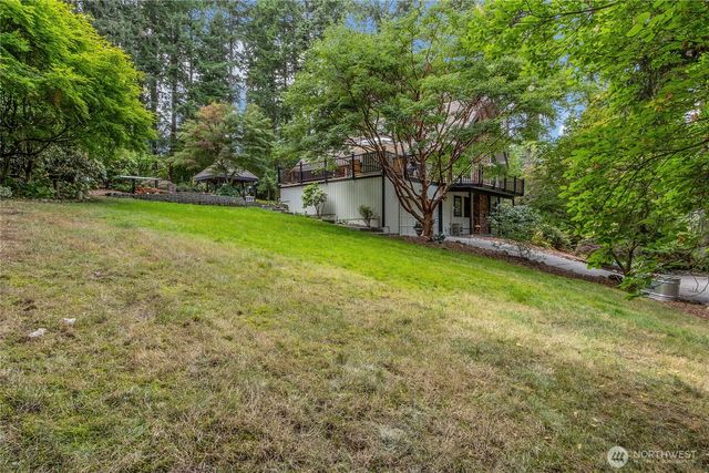 16716 2nd Street E, Lake Tapps, WA 98391