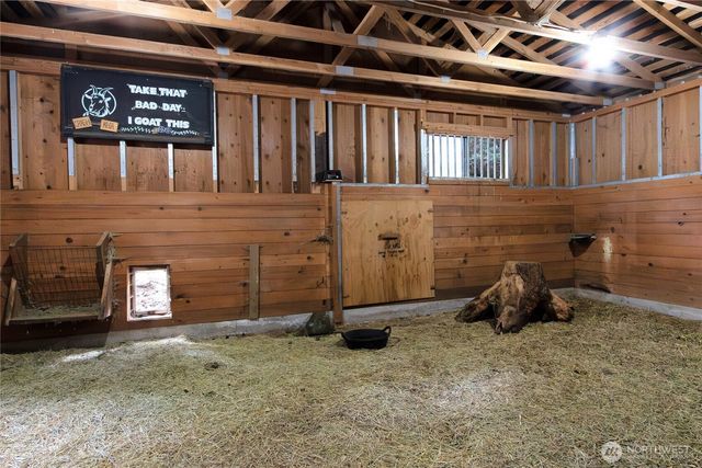 16716 2nd Street E, Lake Tapps, WA 98391