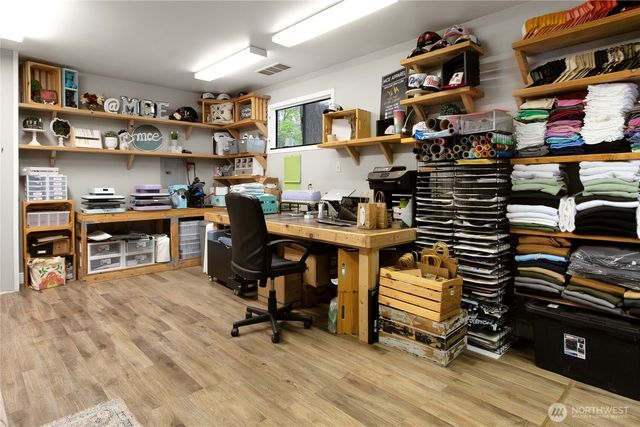 16716 2nd Street E, Lake Tapps, WA 98391