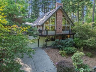 16716 2nd Street E, Lake Tapps, WA 98391