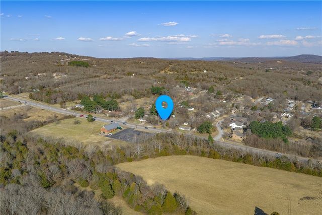 390 S Crossover Road, Fayetteville, AR 72701