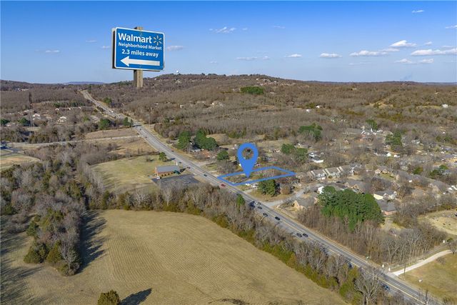 390 S Crossover Road, Fayetteville, AR 72701