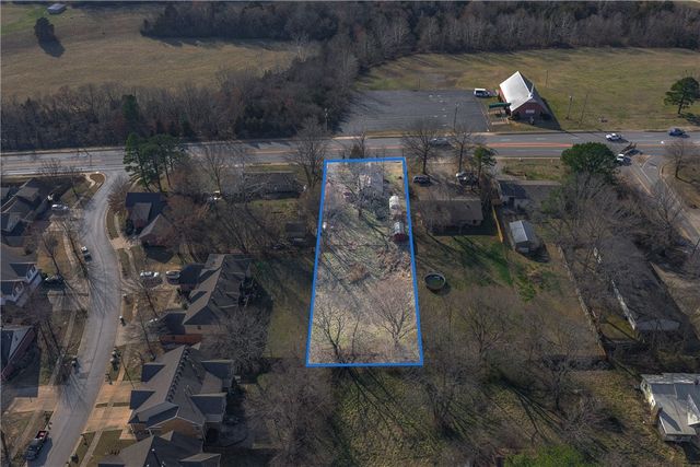 390 S Crossover Road, Fayetteville, AR 72701