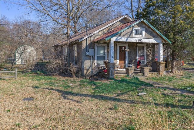 390 S Crossover Road, Fayetteville, AR 72701