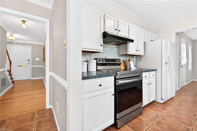 916 Oxford DR, Virginia Beach, VA 23452