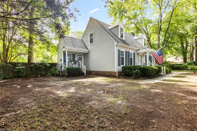 916 Oxford DR, Virginia Beach, VA 23452