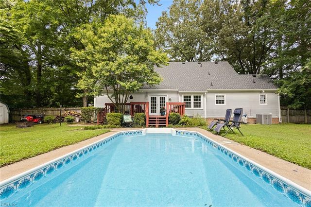 916 Oxford DR, Virginia Beach, VA 23452