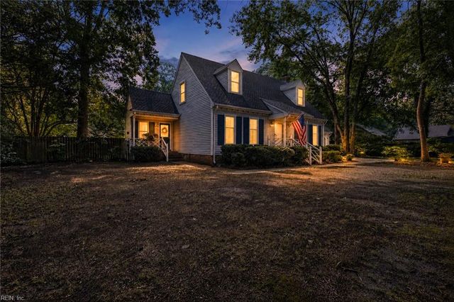 916 Oxford DR, Virginia Beach, VA 23452