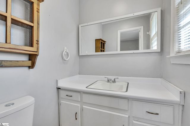 107 River Road Circle, Piedmont, SC 29673