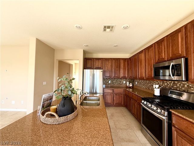 933 Wagner Valley Street, Henderson, NV 89052