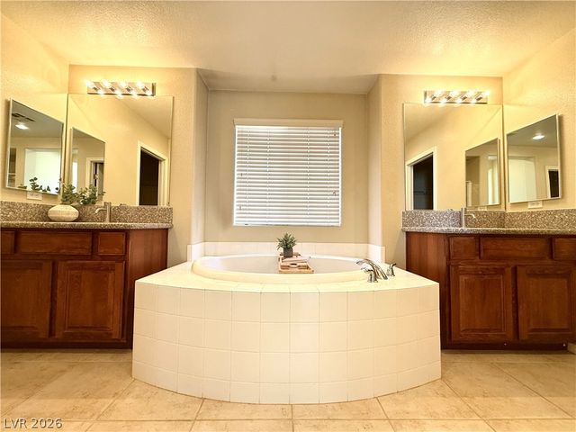 933 Wagner Valley Street, Henderson, NV 89052