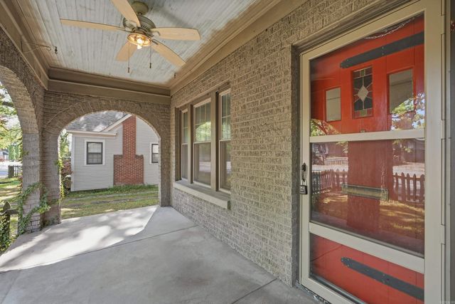 5117 Cantrell Road, Little Rock, AR 72207