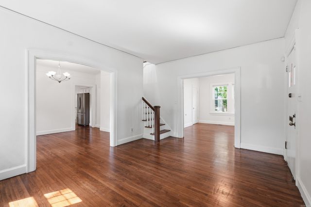 5117 Cantrell Road, Little Rock, AR 72207