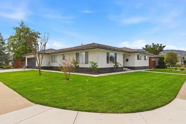 700 Eschenburg Drive, Gilroy, CA 95020