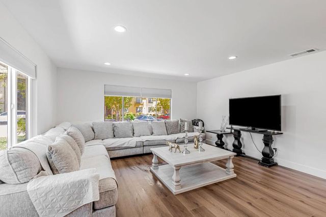 700 Eschenburg Drive, Gilroy, CA 95020