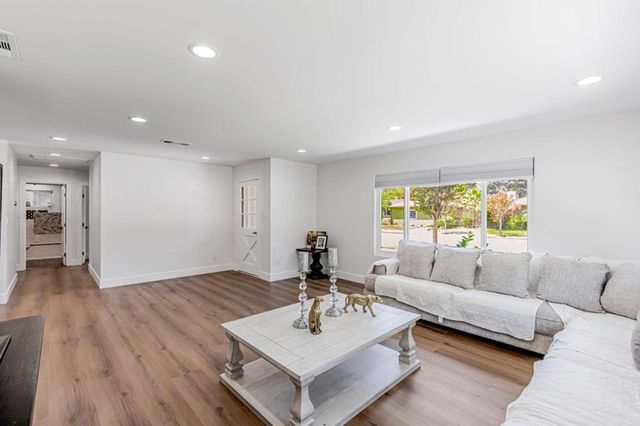 700 Eschenburg Drive, Gilroy, CA 95020