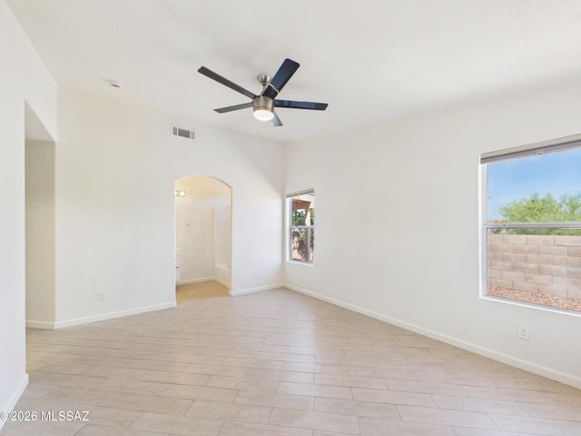 2136 W Frostwood Lane, Tucson, AZ 85745