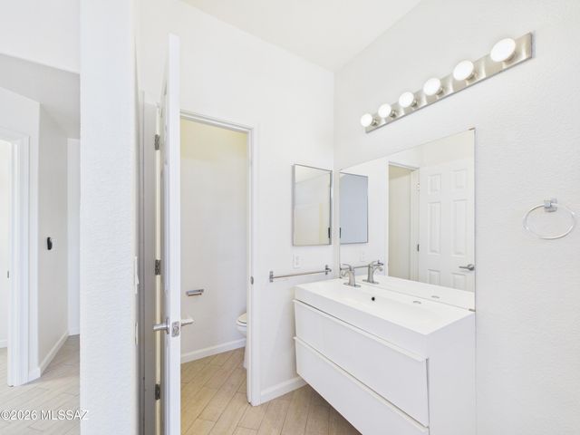 2136 W Frostwood Lane, Tucson, AZ 85745