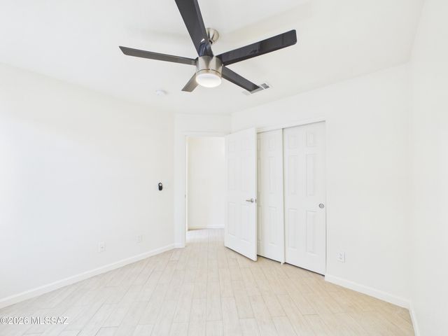 2136 W Frostwood Lane, Tucson, AZ 85745