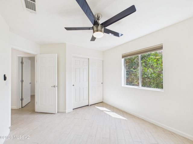 2136 W Frostwood Lane, Tucson, AZ 85745