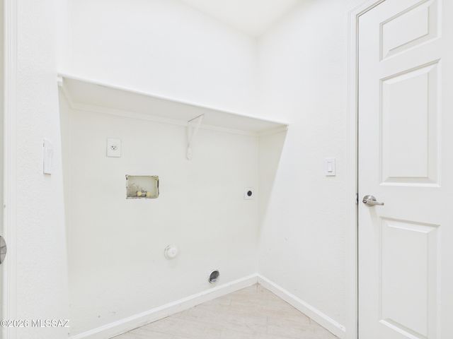 2136 W Frostwood Lane, Tucson, AZ 85745