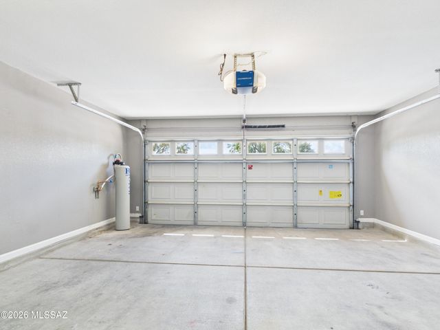 2136 W Frostwood Lane, Tucson, AZ 85745