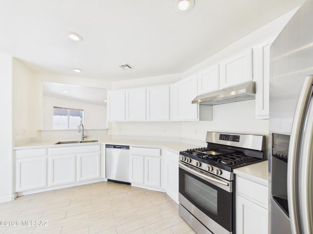 2136 W Frostwood Lane, Tucson, AZ 85745