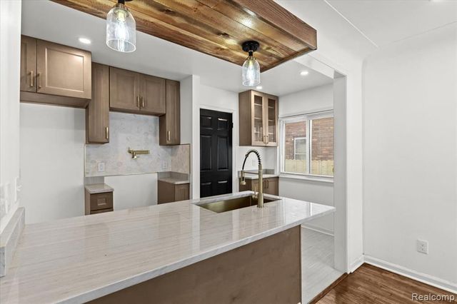 16866 Harlow, Detroit, MI 48235