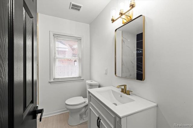 16866 Harlow, Detroit, MI 48235