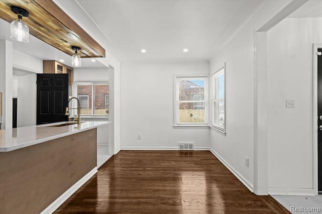 16866 Harlow, Detroit, MI 48235