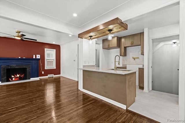 16866 Harlow, Detroit, MI 48235