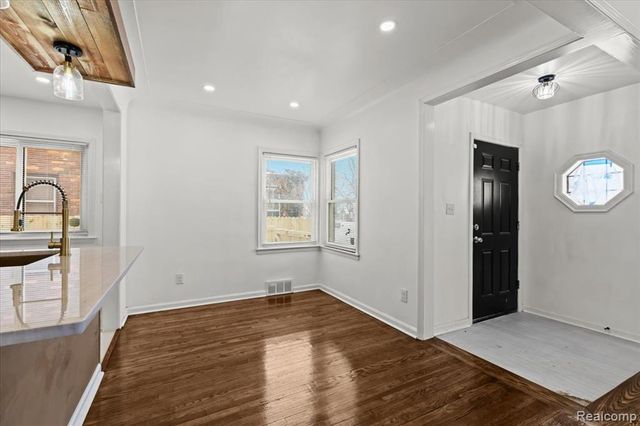 16866 Harlow, Detroit, MI 48235