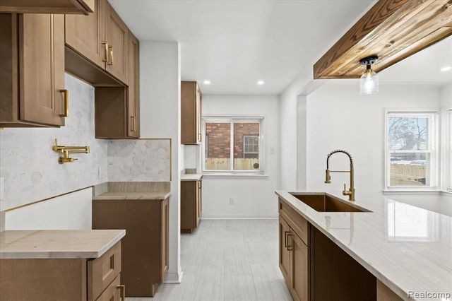 16866 Harlow, Detroit, MI 48235