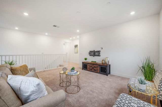 7101 Hakkan Drive, Gilroy, CA 95020