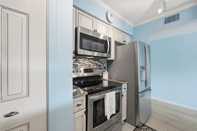 4445 Kingsport Rd Unit 101, Little River, SC 29566