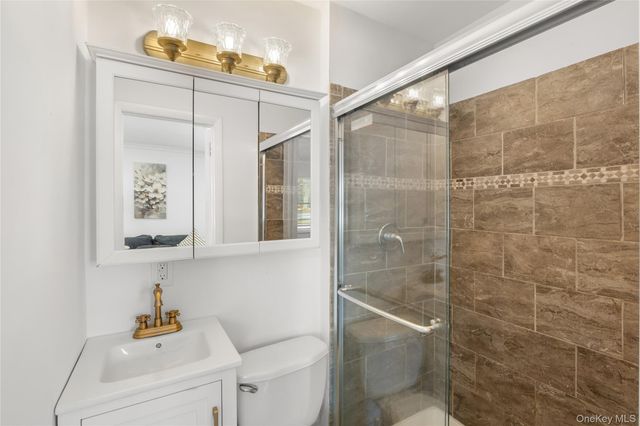 467 Hempstead Avenue, Rockville Centre, NY 11570