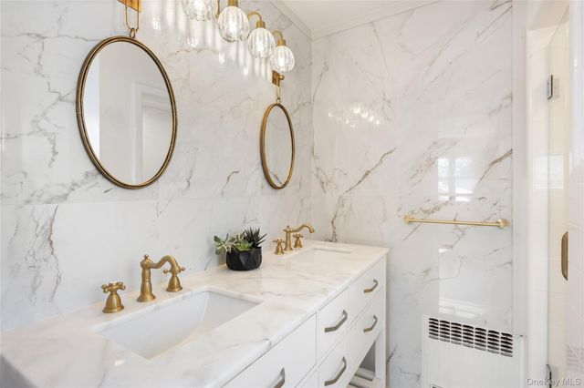 467 Hempstead Avenue, Rockville Centre, NY 11570