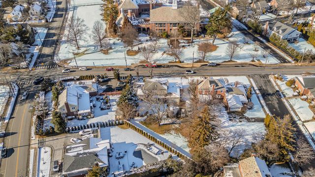 467 Hempstead Avenue, Rockville Centre, NY 11570