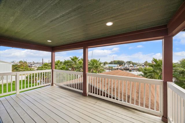 516 91st Street, Galveston, TX 77554