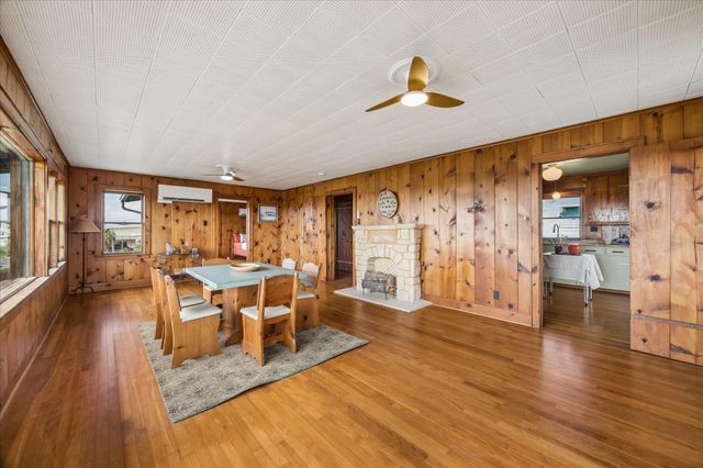 516 91st Street, Galveston, TX 77554