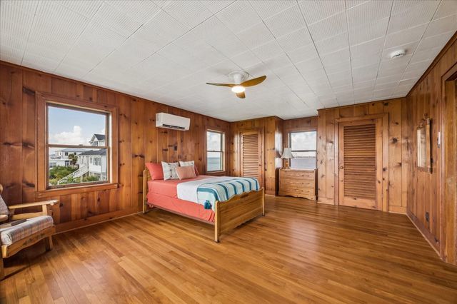 516 91st Street, Galveston, TX 77554