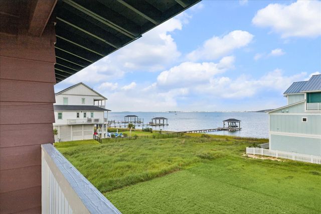 516 91st Street, Galveston, TX 77554