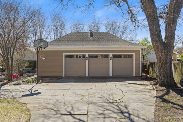 1002 Stanley Street SW, Ardmore, OK 73401