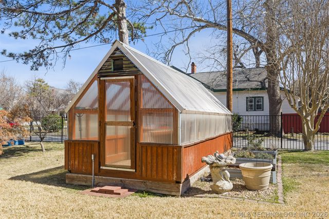 1002 Stanley Street SW, Ardmore, OK 73401