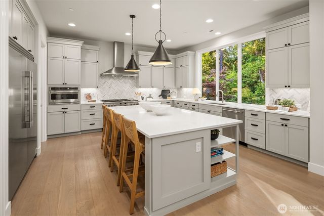 2025 211th Avenue NE, Sammamish, WA 98074