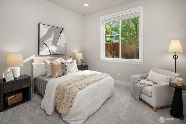2025 211th Avenue NE, Sammamish, WA 98074