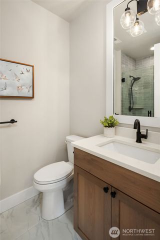 2025 211th Avenue NE, Sammamish, WA 98074