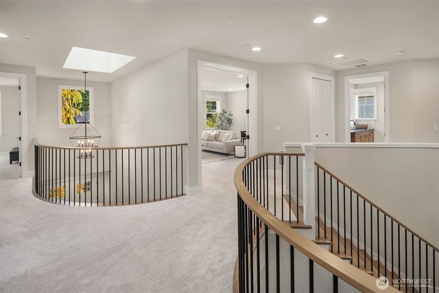 2025 211th Avenue NE, Sammamish, WA 98074